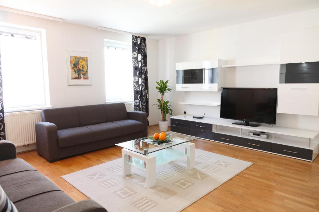 3 Rooms Sunny Apartments-Schoenbrunn, 100M2 With Balcony Viena Quarto foto